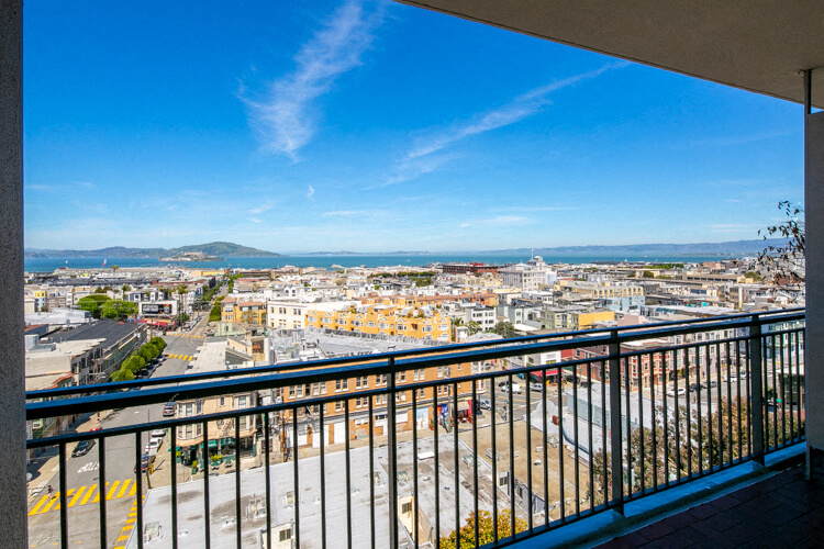 Crystal Tower Apartments photo 3